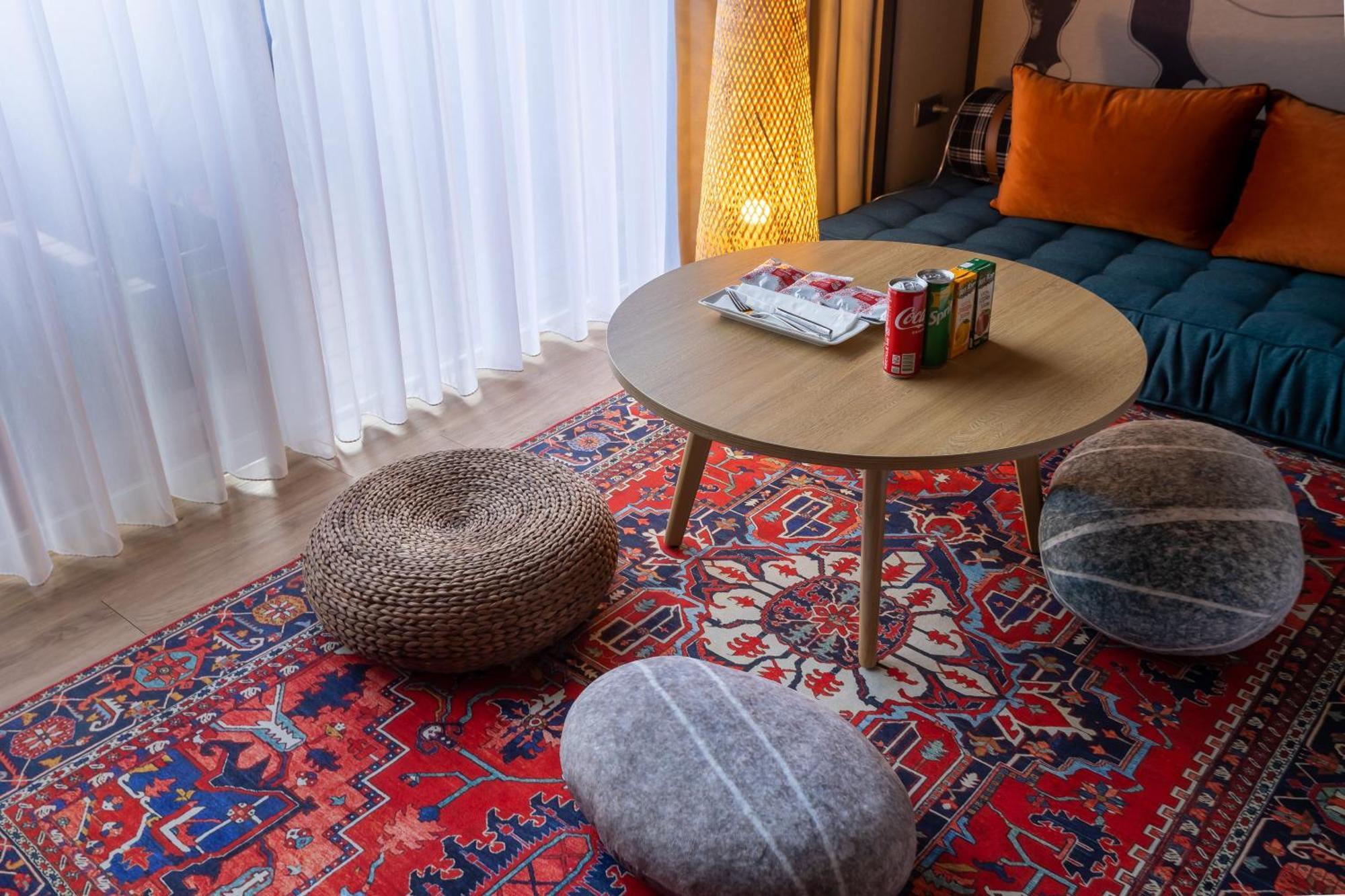Hualien Farglory Hotel Yanliau Экстерьер фото A carpet in a living room